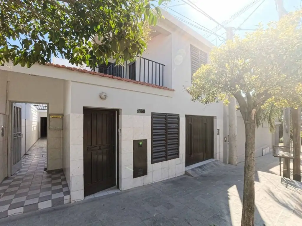 VENTA DUPLEX Y 6 DEPARTAMENTOS DE 1 Y 2 DORM