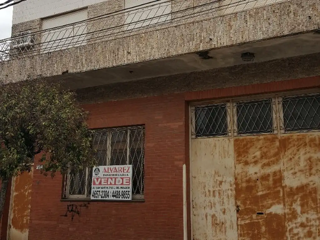 Vendo Galpon de 550m2 aprox.- mas depto 3 ambientes