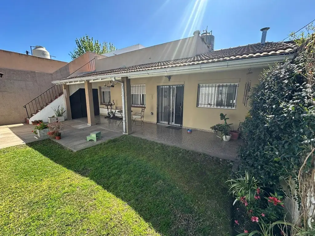 Impecable Casa de 3 amb. en Venta