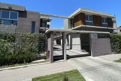 Duplex Casa en venta de 3 amb en Ituzaingo