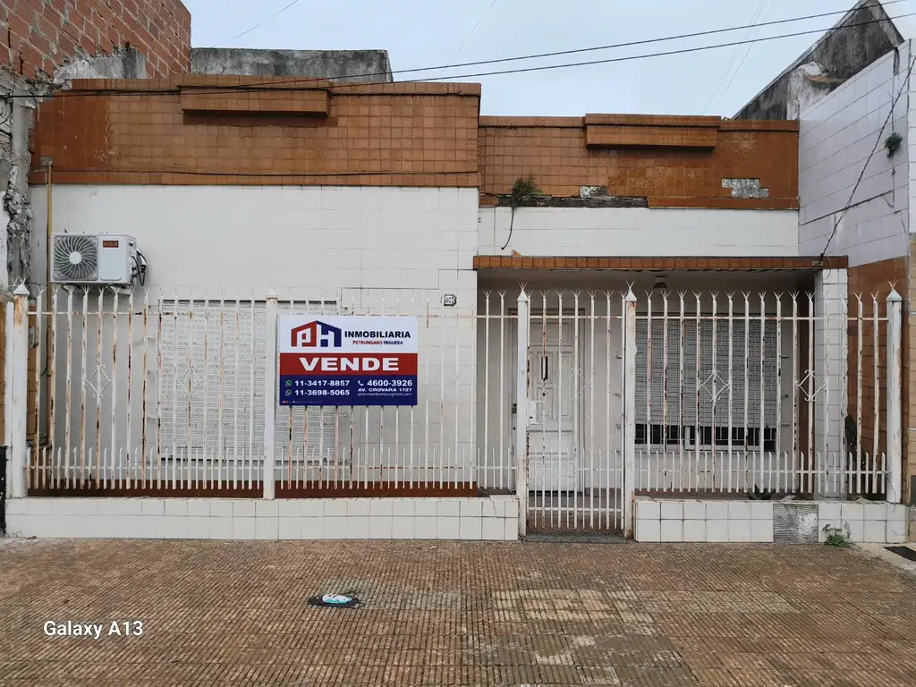 Venta vivienda 3 amb (cercano a av.Crovara y Gral.Paz)