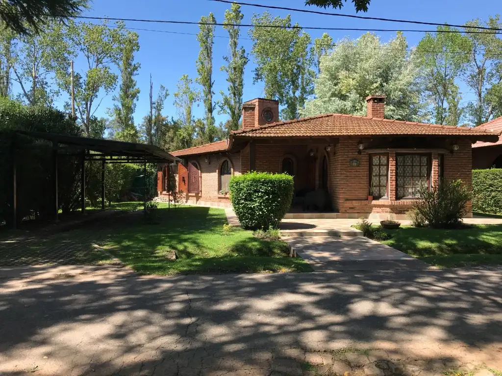 Casa en Country "Las Lajas" de General Rodríguez