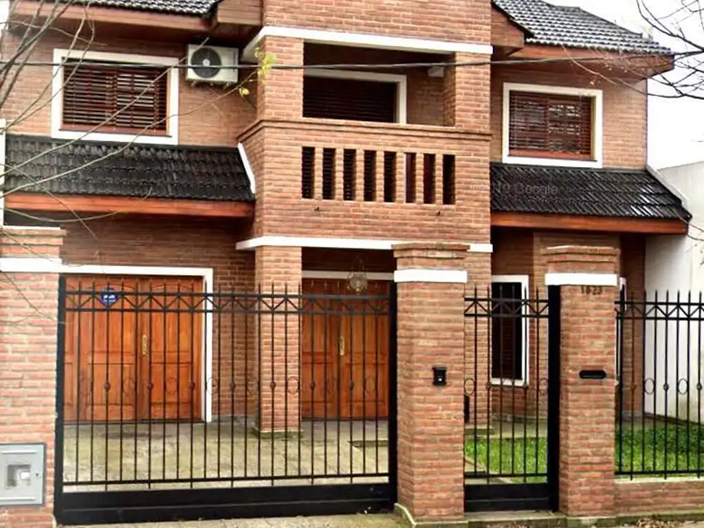 OPORTUNIDAD VENTA CASA DE 4 AMBIENTES, BARRIO SAN CARLOS