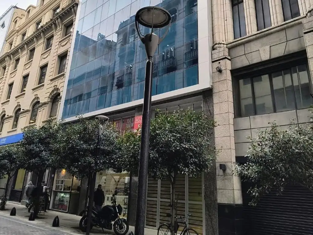 Excelente oficina a estrenar de 171m2 , luminosa.