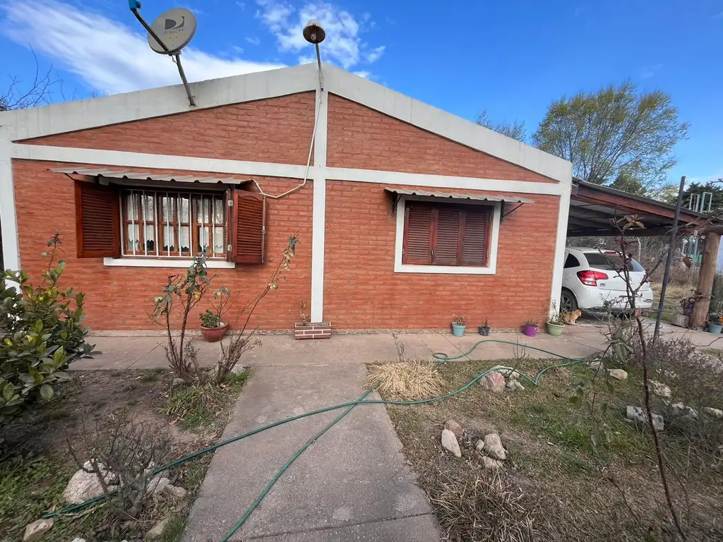 SE VENDE CASA 2 DORMITORIOS POTRERO DE GARAY