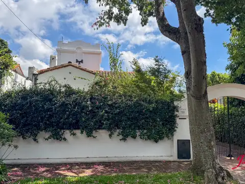 Casa en venta - Acassuso