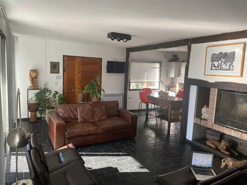 Casa en Venta en Villa Carlos Paz, muy amplia 3 dorm, pileta, parque-