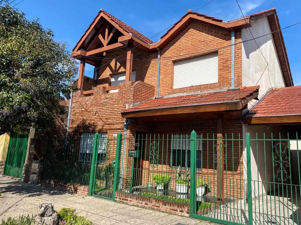 VENTA 2 CASAS EN BLOCK MARTINEZ LOTE MULTIFAMILIAR