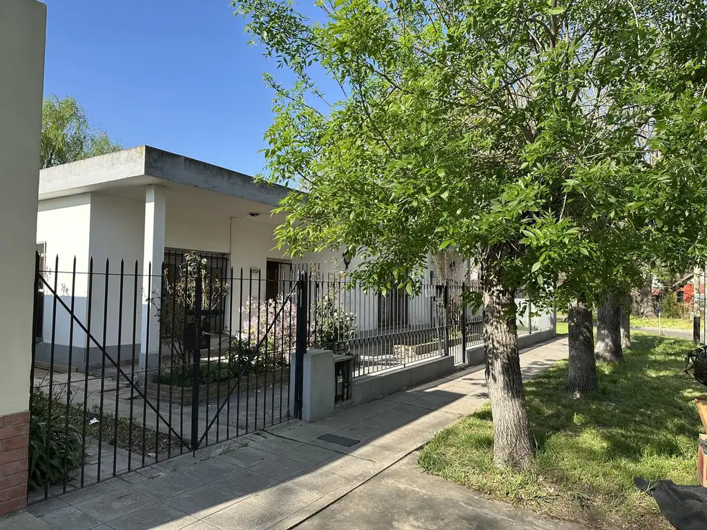 Casa en Venta en Jose Mármol, oportunidad