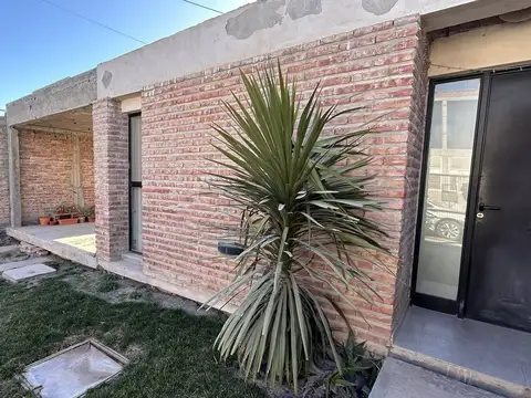 CASA EN VENTA CINCO SALTOS