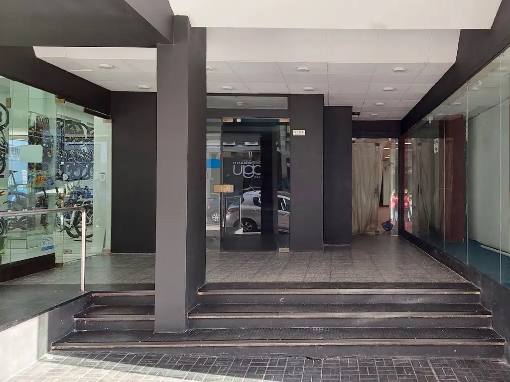 Calle Bolívar, frente Hotel Urbano, 1 piso por escalera, 470m 2