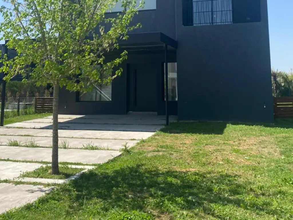 Casa a la venta en Araucarias Puertos del Lago