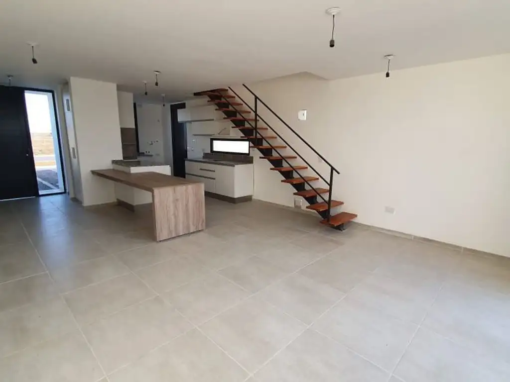 SE VENDE DUPLEX EN DOCTA ETAPA 1 3 DORMITORIOS