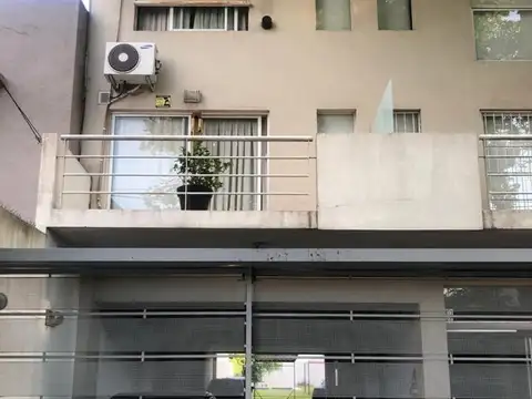 INCREIBLE DUPLEX, COCHERA, BALCON, PILETA,JARDIN Y PARRILLA