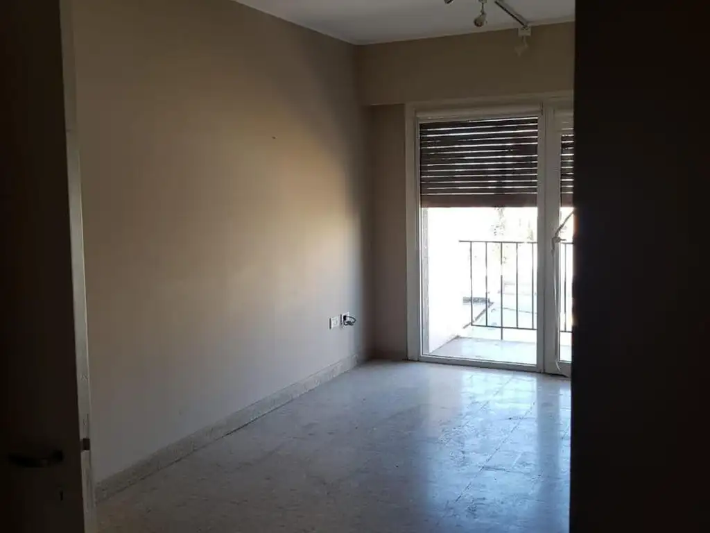 Departamento en venta - 2 dormitorios 1 baño 1 cochera - 55 mts2 - La Plata