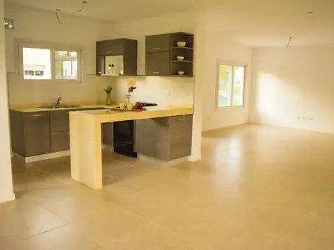 Casa en Venta - 2 dormitorios - USD 225.000