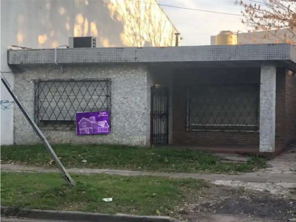 CASA AMERICANA DE 3 AMBIENTES EN UDAONDO, ITUZAINGO (2670)