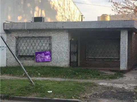 CASA AMERICANA DE 3 AMBIENTES EN UDAONDO, ITUZAINGO (2670)