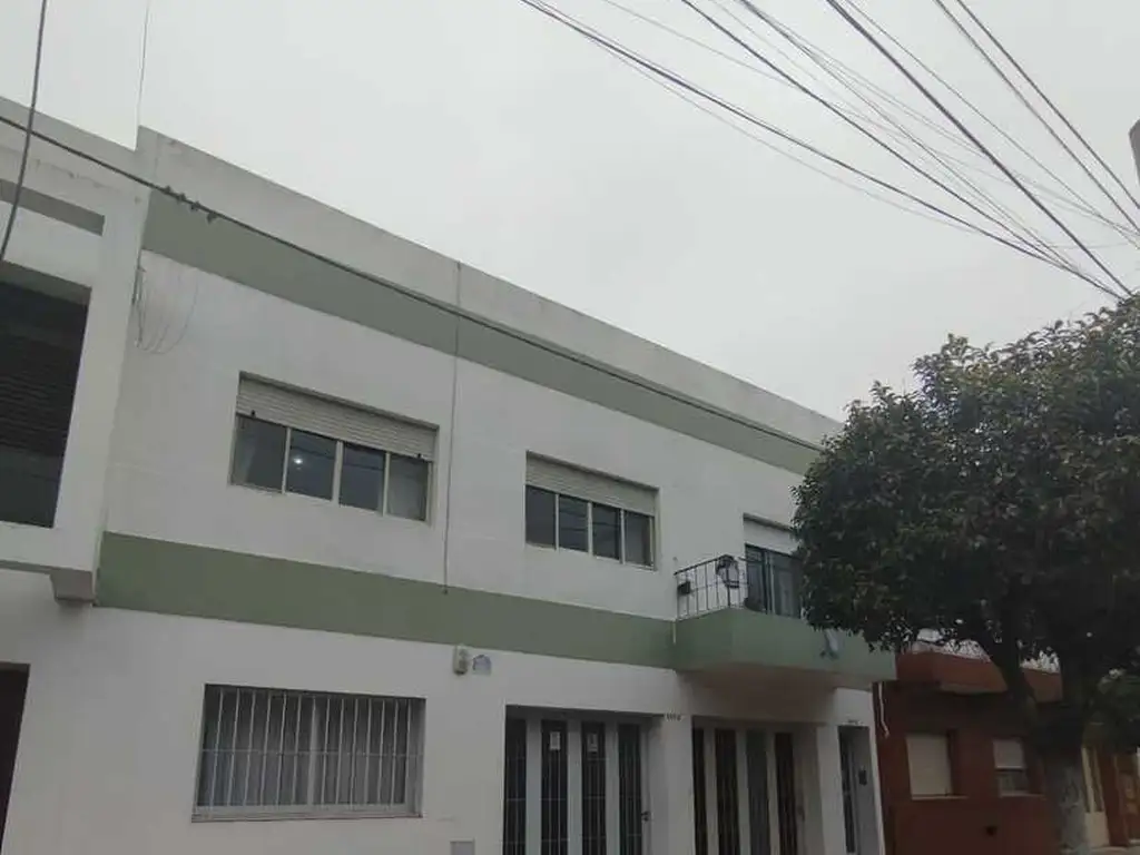 CASA EN VENTA - LA PLATA