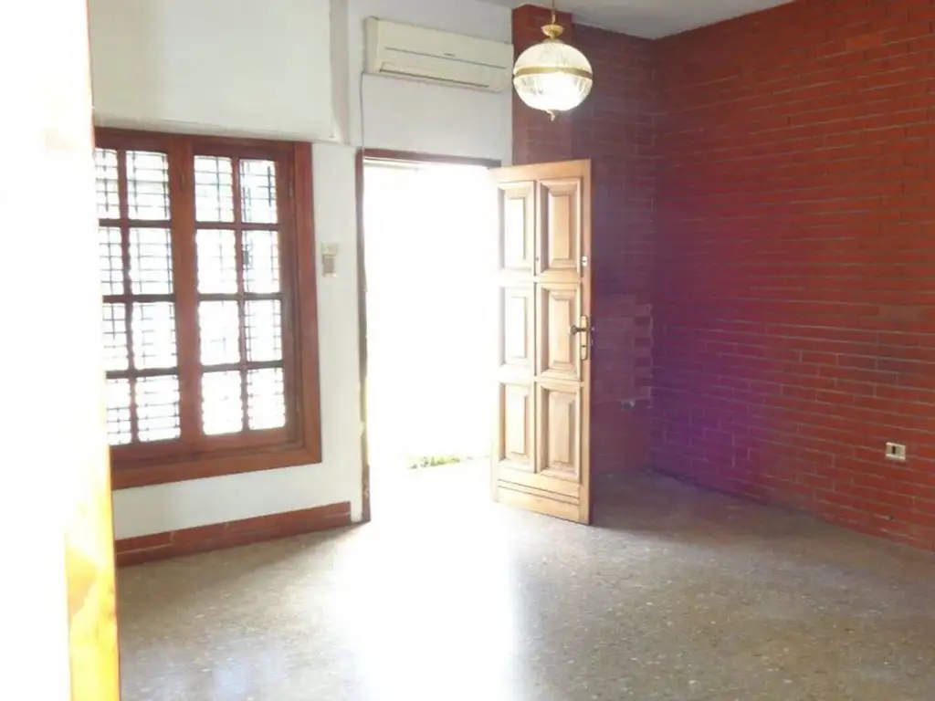 VENTA CASA 4 AMB C/ TERRAZA - AVELLANEDA