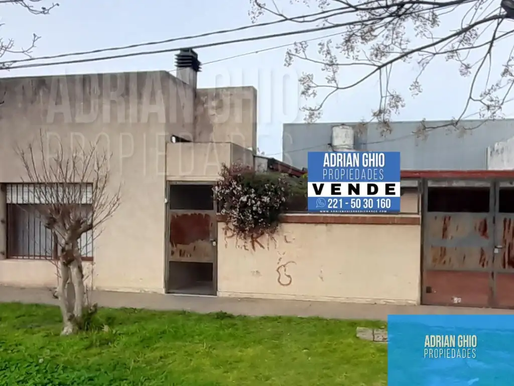 Casa en venta de 3 dormitorios c/ cochera en Los Hornos