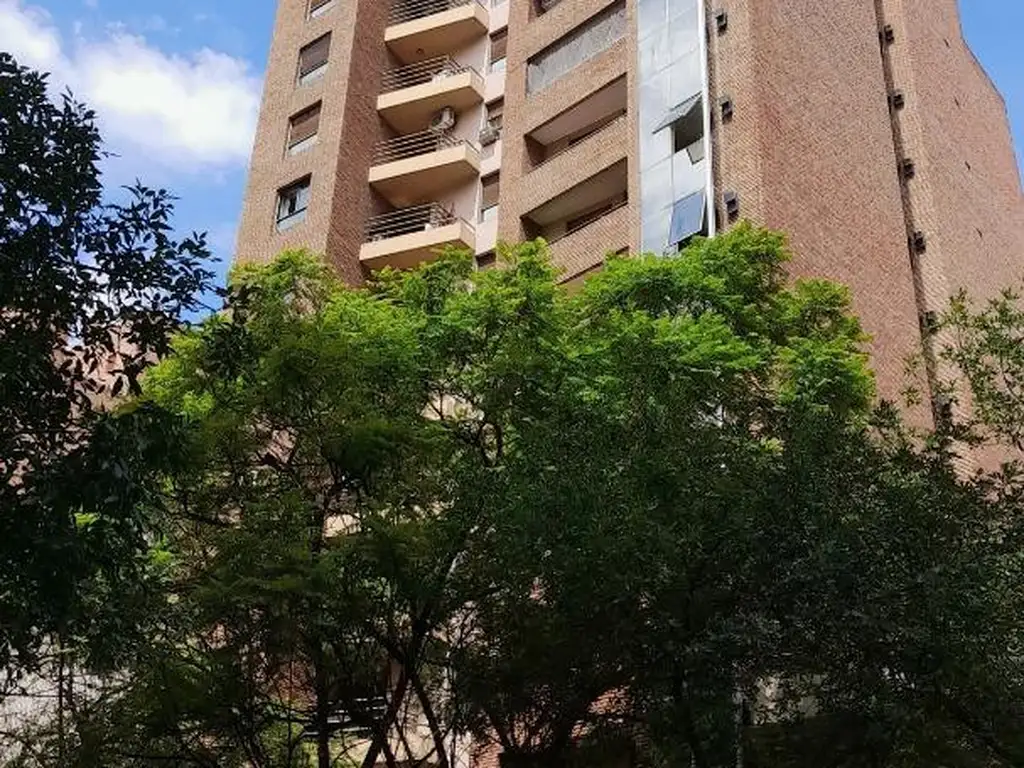 Nva. Cba. Av Pueyrredón 100-Impecable- piso alto 2 balcones