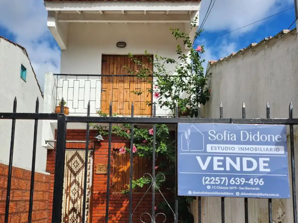 Dúplex en venta de 2 1/2 dormitorios c/ cochera en Mar de Ajo