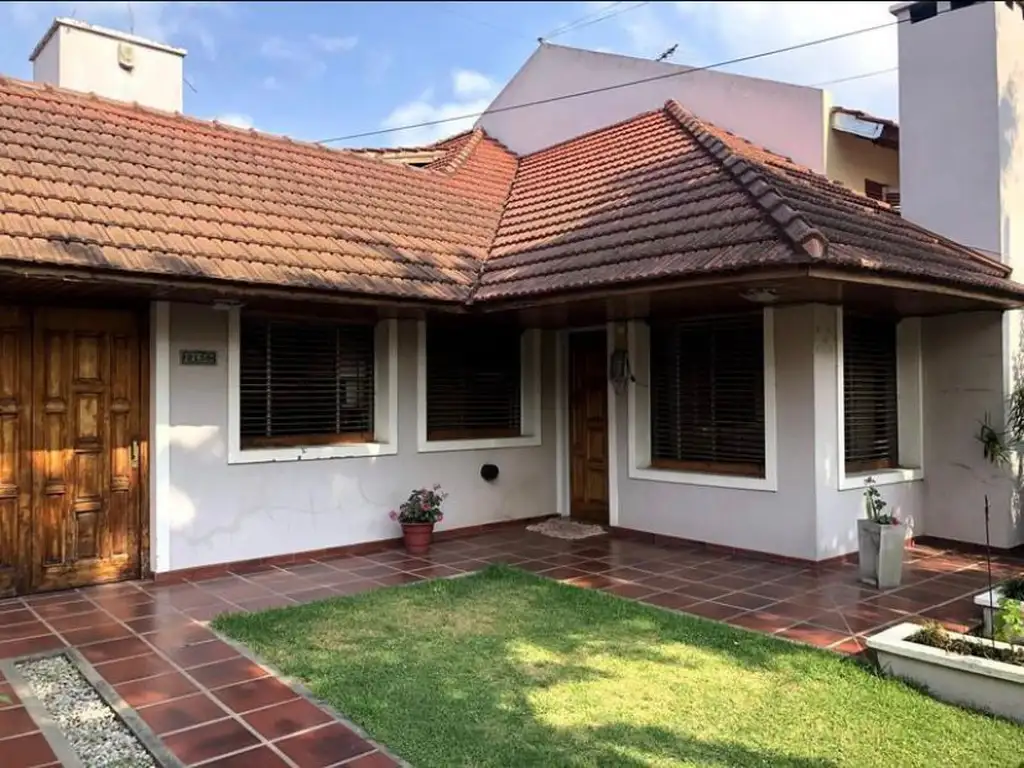 Casa en Venta en Gonnet [Cod: 7253-280]