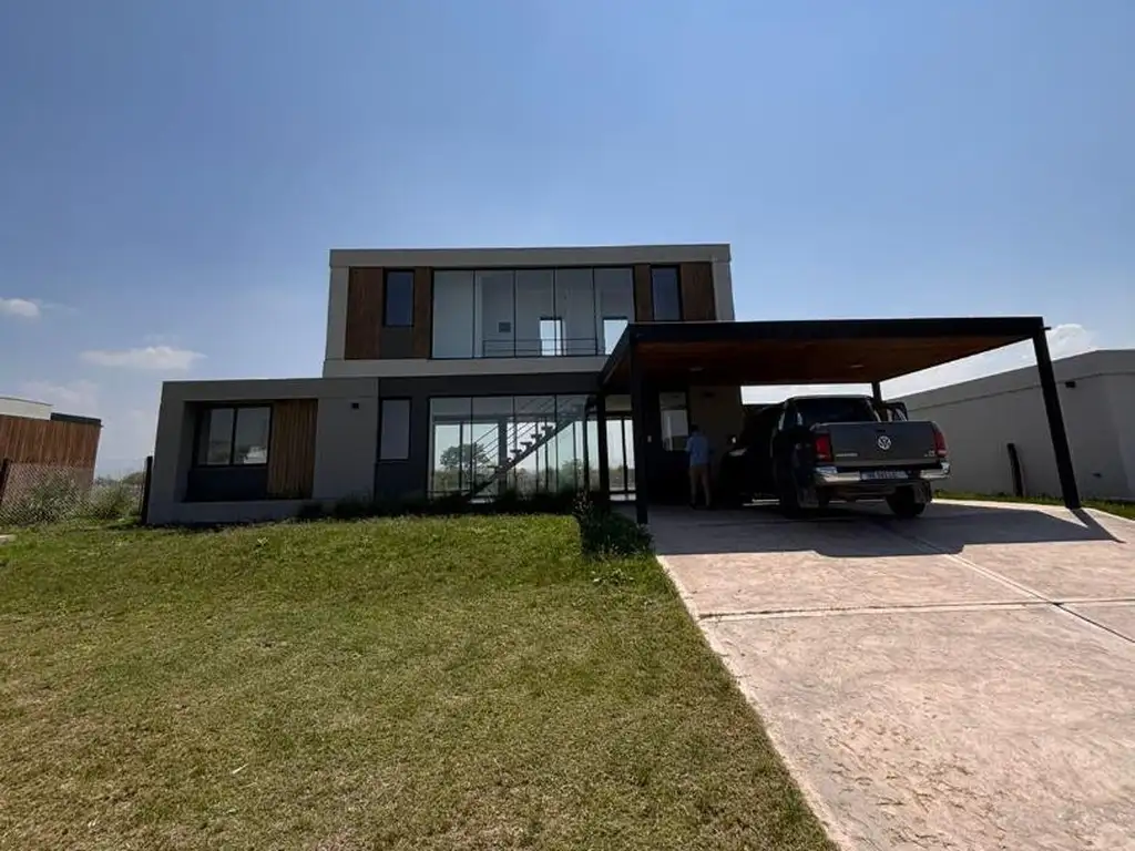 CASA EN VENTA - LA VERBENA