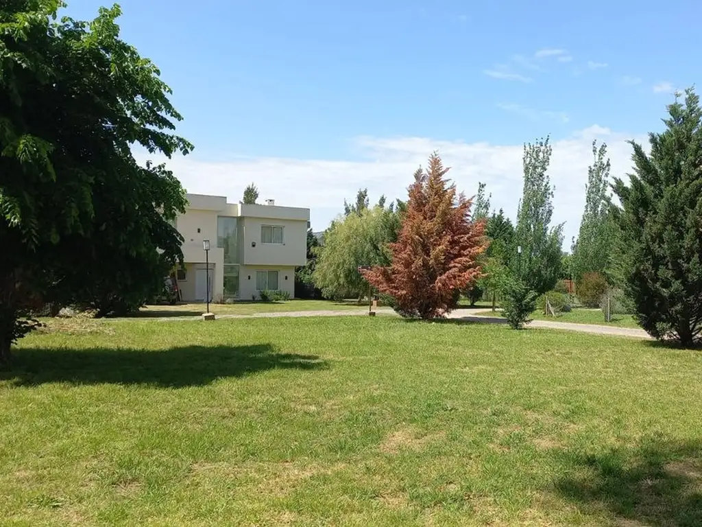 Venta de Lote en Barrio Los Alamos de Yei Porá