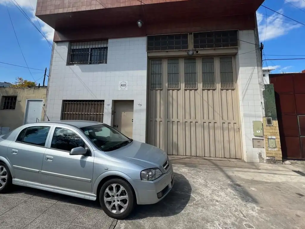 Venta de excelente deposito de 1426 M2