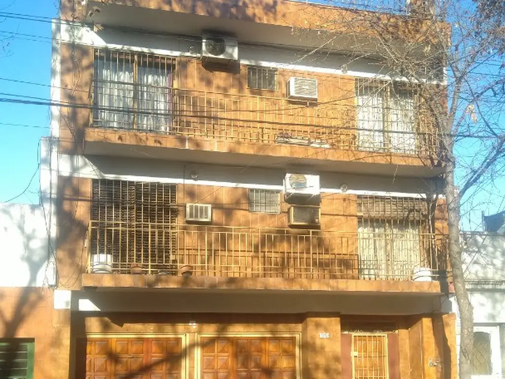 VENTA TERRENO, CHACARITA.