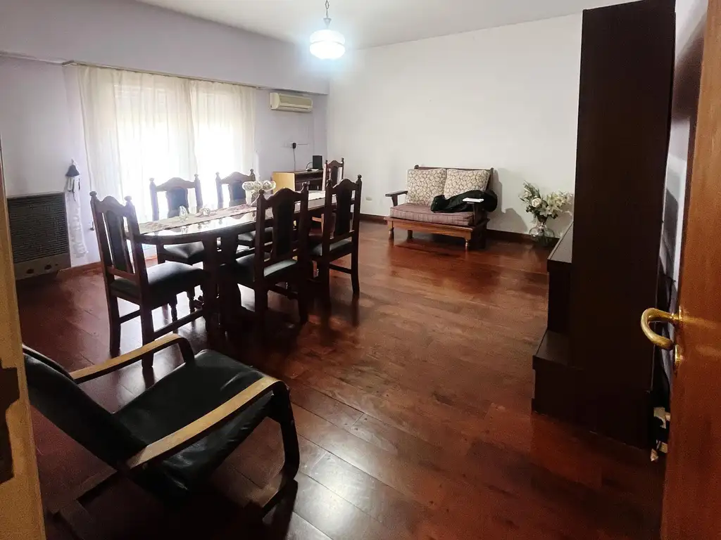 SE VENDE DEPARTAMENTO EN PERGAMINO SOBRE AVENIDA