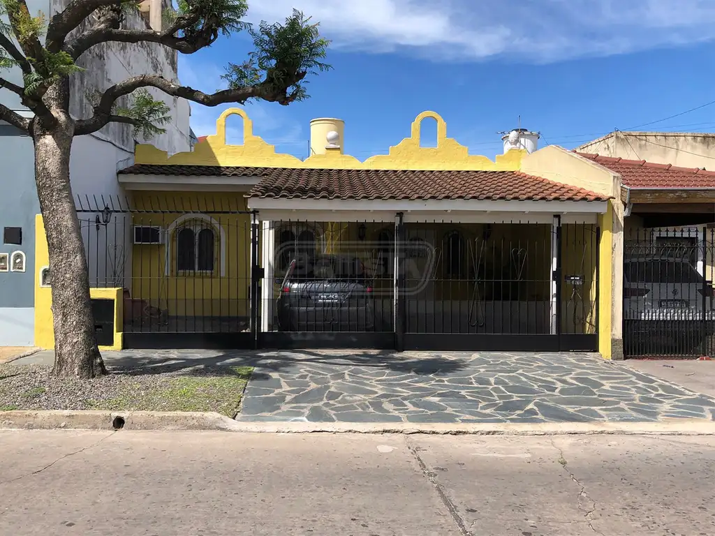 Casa - Venta - Argentina, Ciudadela - Falucho 100