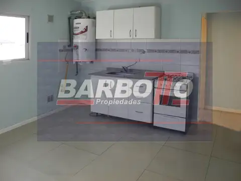Excelente departamento de tres ambientes chico ubicado en Ciudadela. - Foto 0