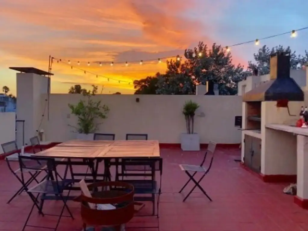 Venta departamento dos ambientes con terraza propia