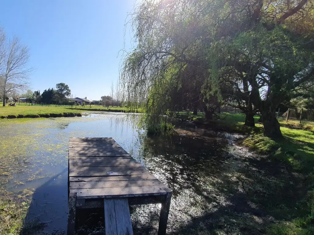 Chacra con lago propio y Pileta