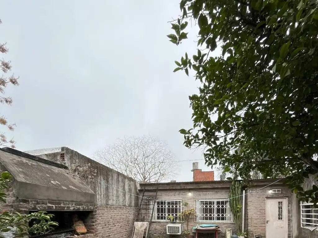 CASA CON GRAN TERRENO EN EMPALME GRANEROS OPORTUNIDAD!