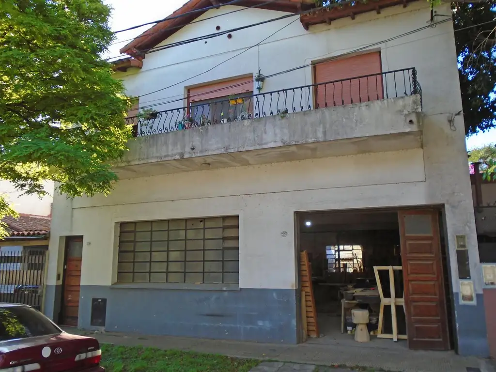 VENTA CASA DE 3 AMBIENTES EN MARTÍNEZ