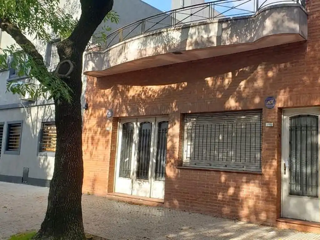 Casa en lote propio en Excelente Ubicacion de Villa Pueyrredon