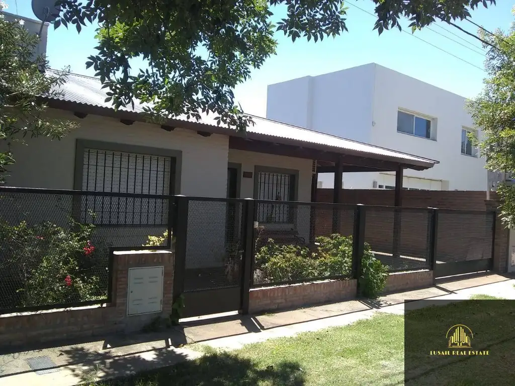 Casa en venta de 2 dormitorios c/ cochera en Zavalla