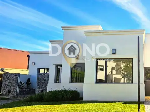 Casa en Venta - 3 dormitorios - USD 405.000