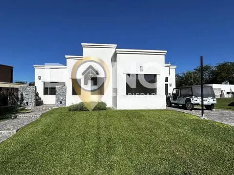 Casa - Venta - Argentina, Berazategui - Foto 0