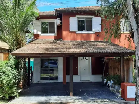 Casa en venta - 3 dormitorios 2 baños - 97mts2  - El Florido Barrio Parque