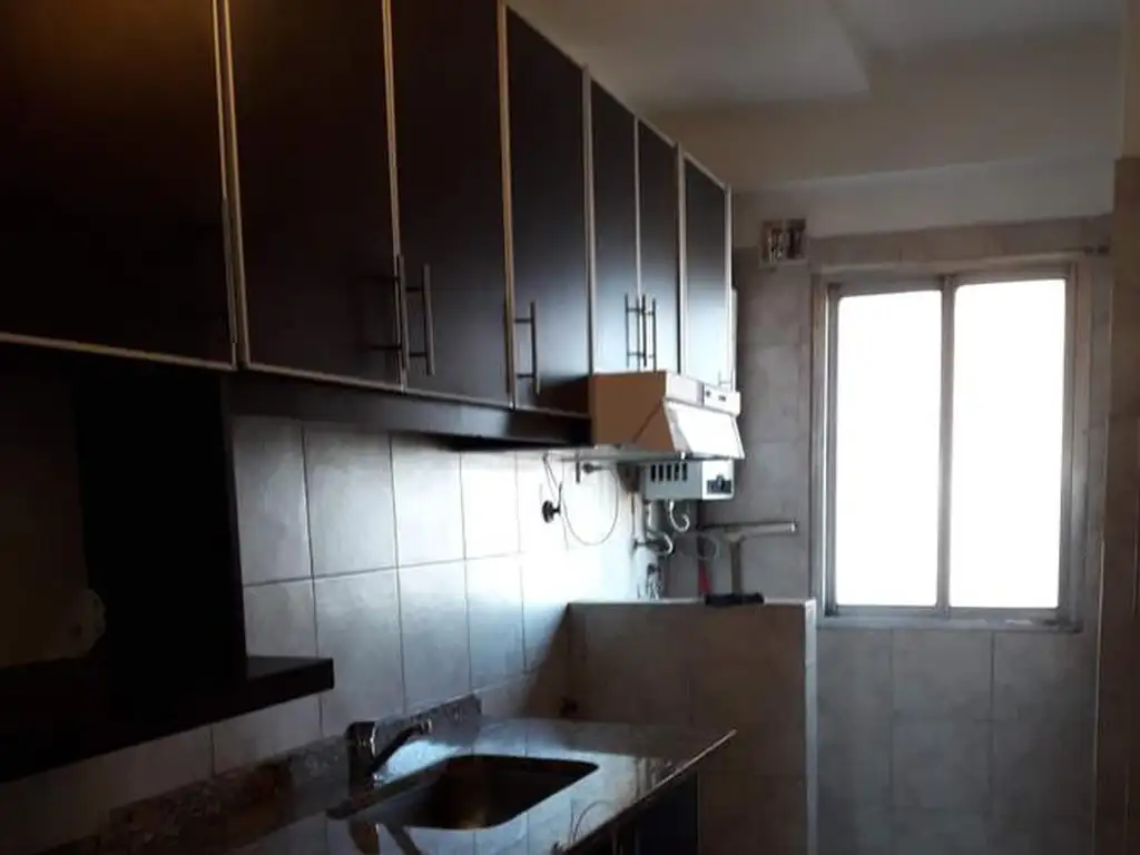 Departamento en venta - 3 dormitorios 1 baño - 70mts2  - Gerli