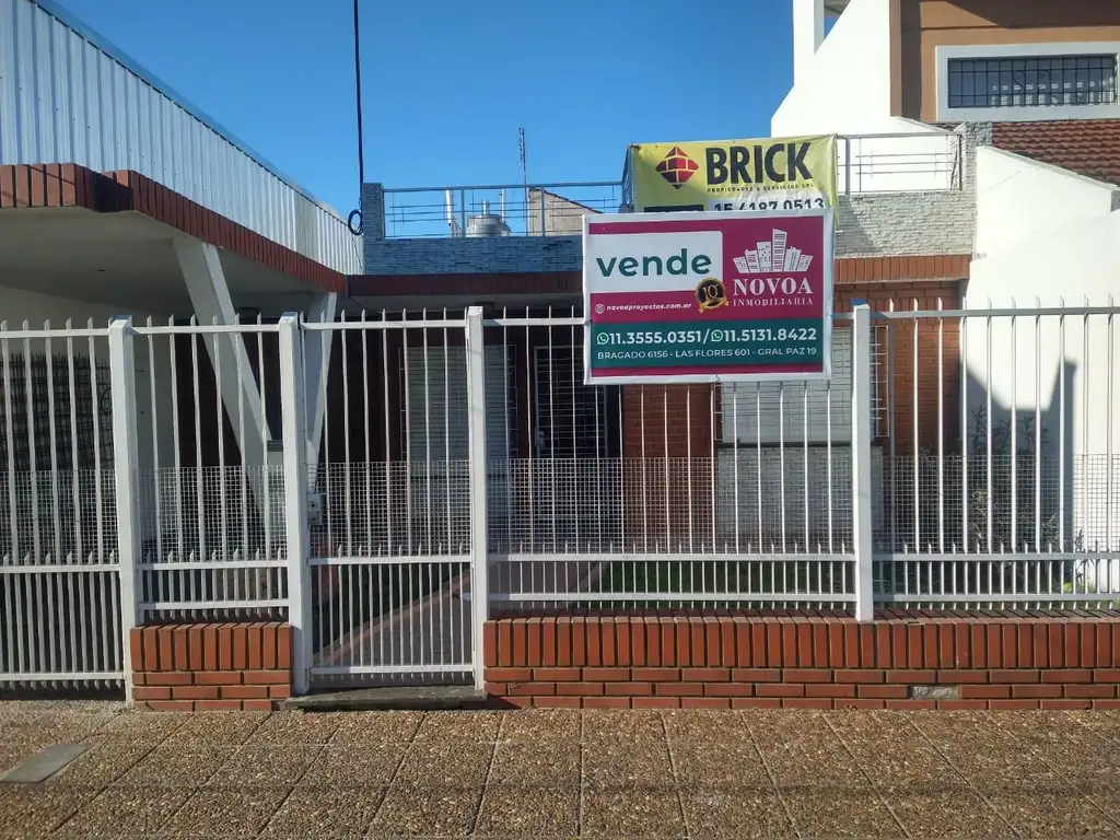 Pasteur 900, Sarandí ¡Casa de tres ambientes en venta!