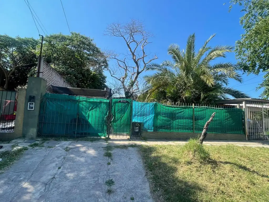 CASA EN VENTA DE 3 AMBIENTES  -APTA CREDITO