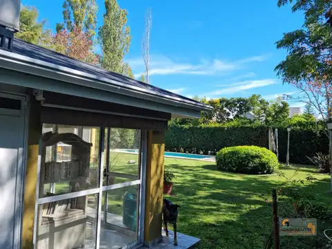 Casa en Venta - 3 dormitorios - USD 350.000