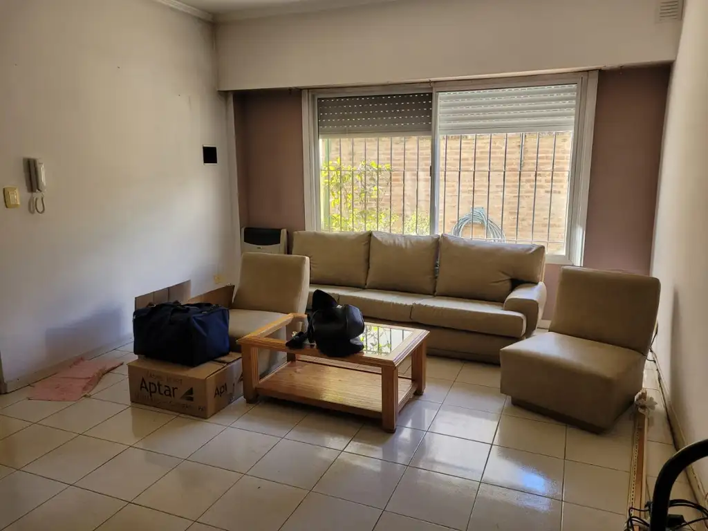 Venta departamento en PB con cochera  y baulera. Excelente ubicacion.