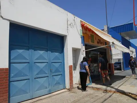 Local comercial c/dependencia y galpón.Centro Oeste Nqn